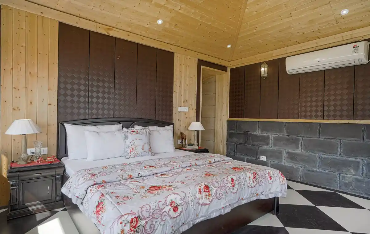 SaffronStays Woodpeckers Suite, Dehradun