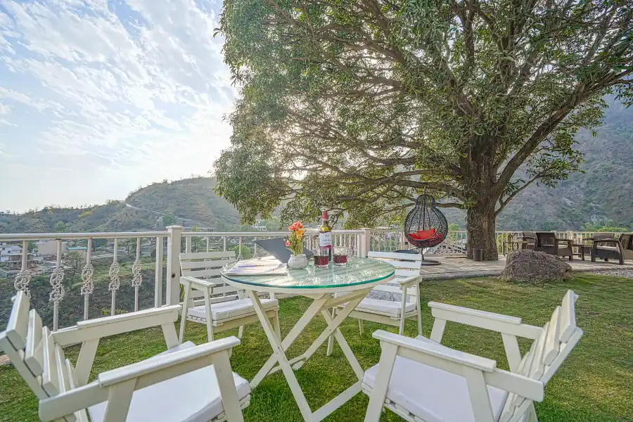 SaffronStays Woodpeckers Suite, Dehradun