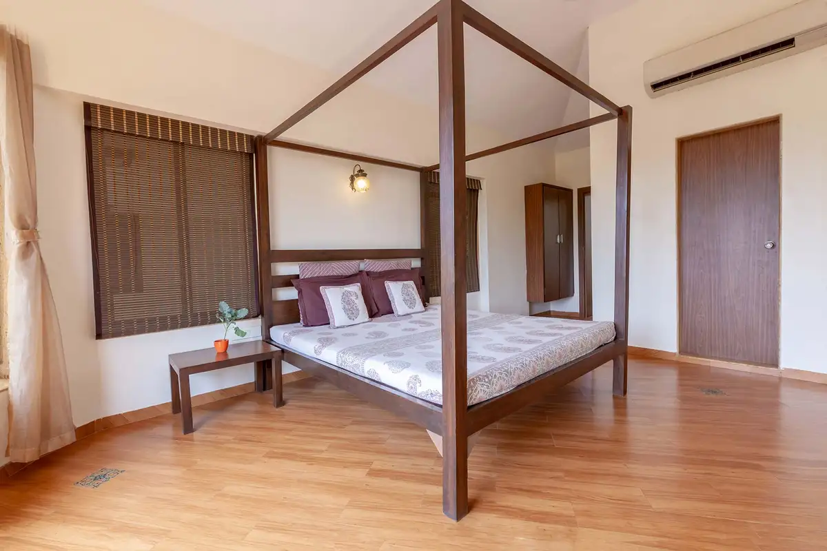Santoni Farms, Karjat