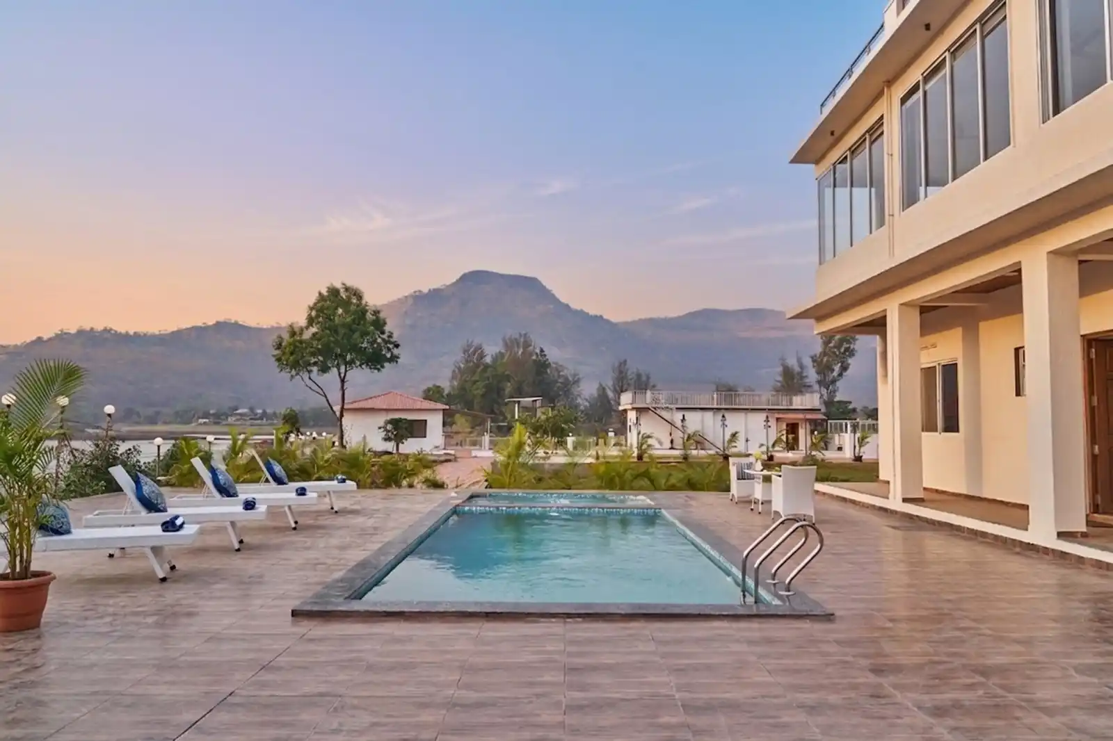 Sarovar Farms, Karjat