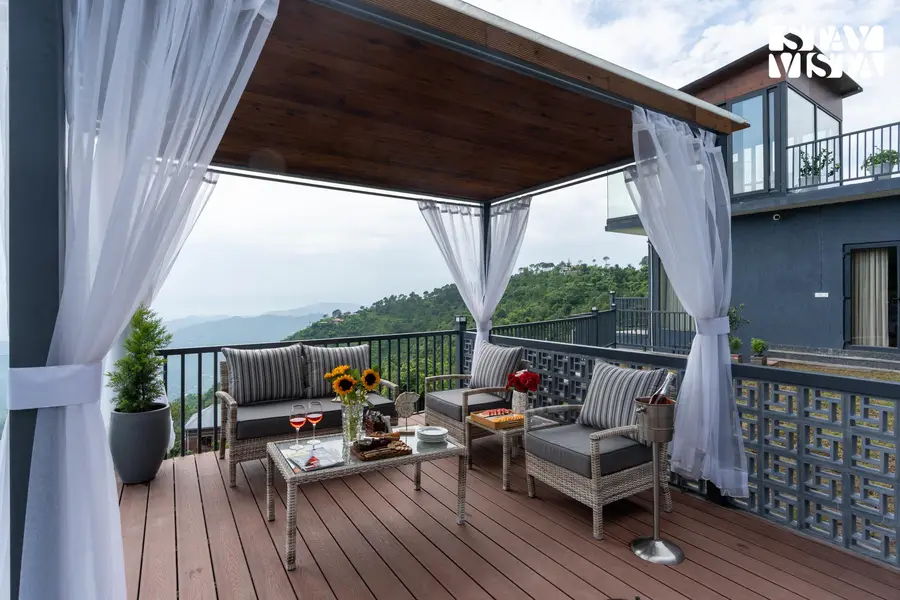 Savara w/ Heated Infinity Pool and Jacuzzi, Kasauli