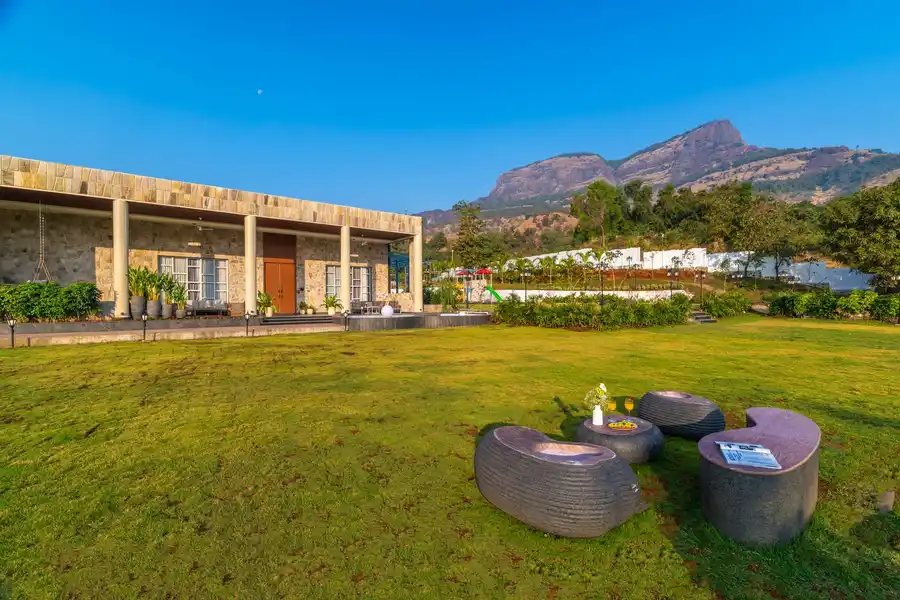 Saya Infinity, Karjat