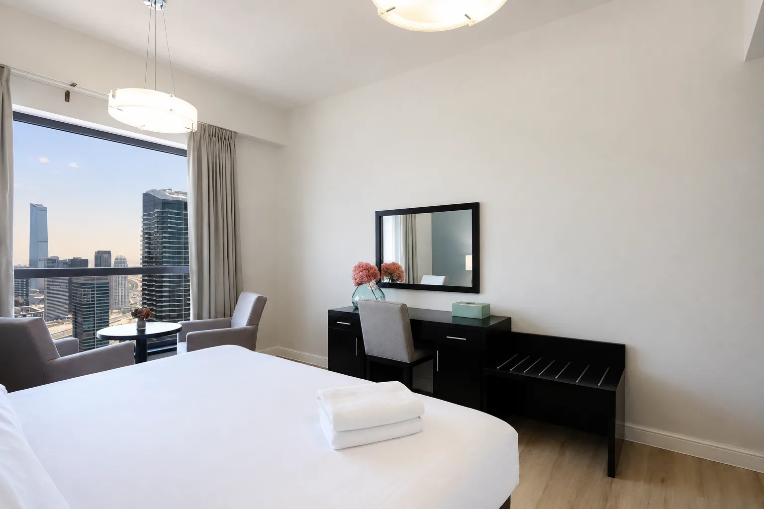 Scenic 2BHK with Amazing Marina Views, Dubai