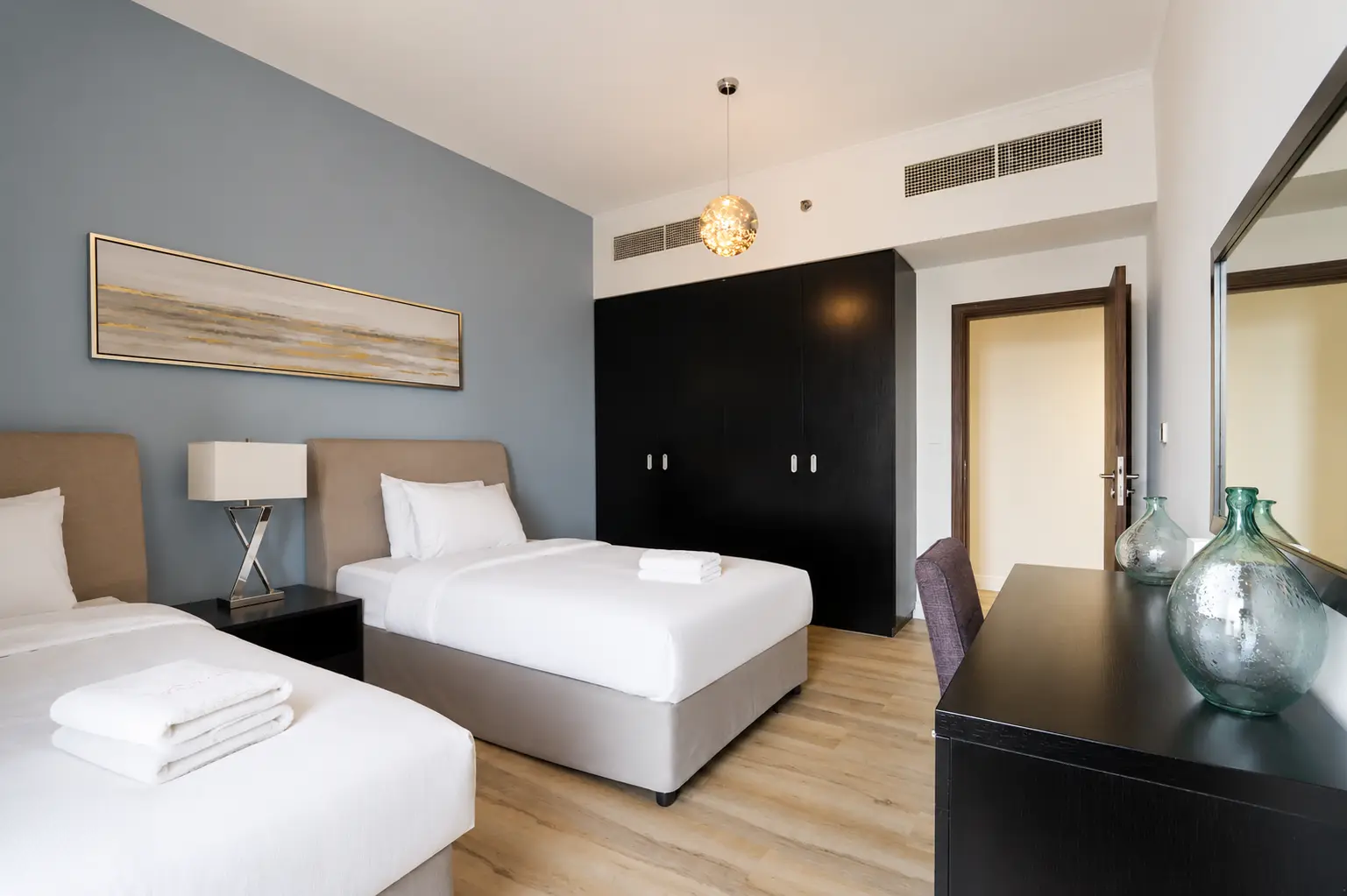 Scenic 2BHK with Amazing Marina Views, Dubai