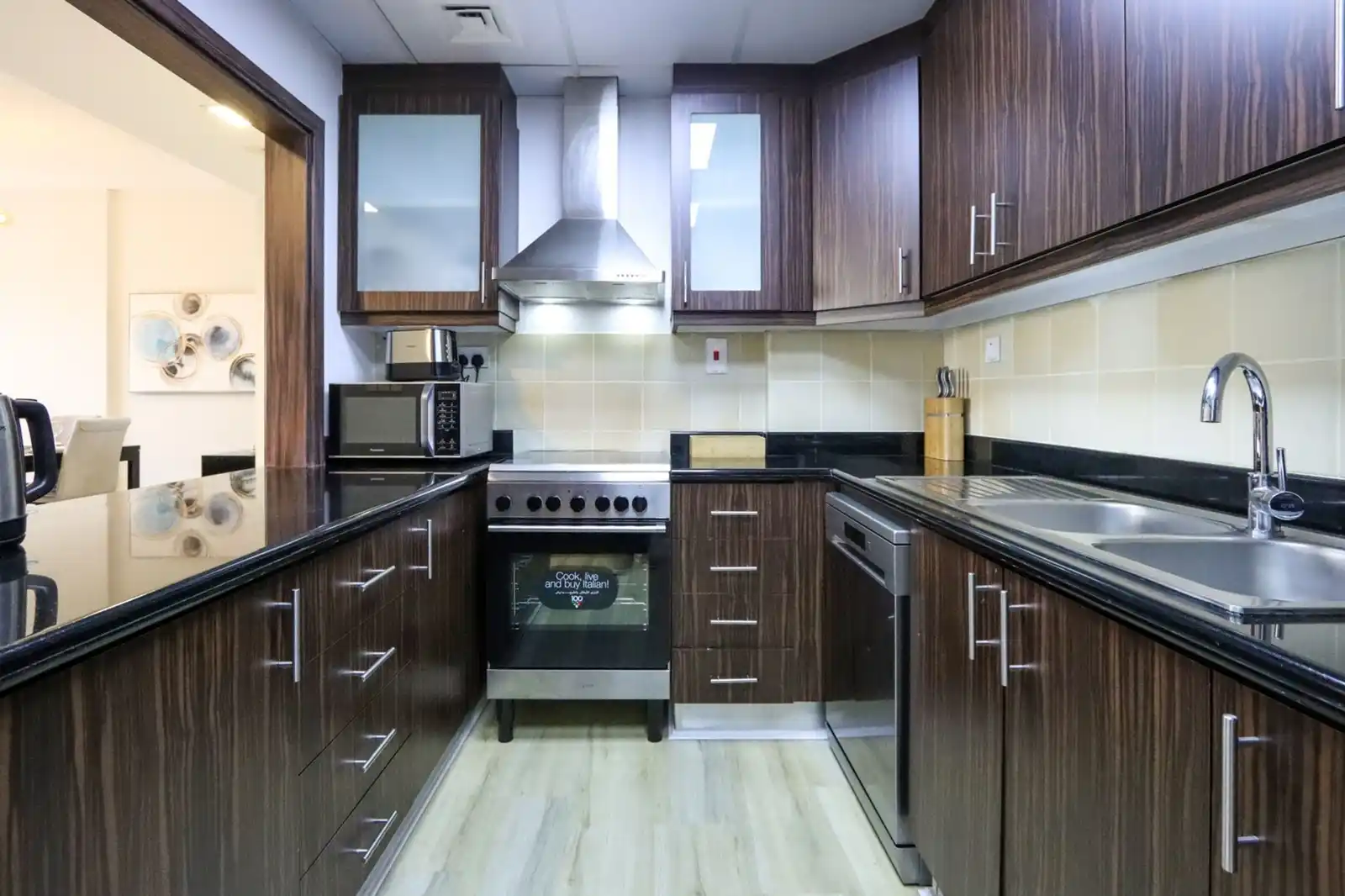 Scenic 2BHK with Amazing Marina Views, Dubai