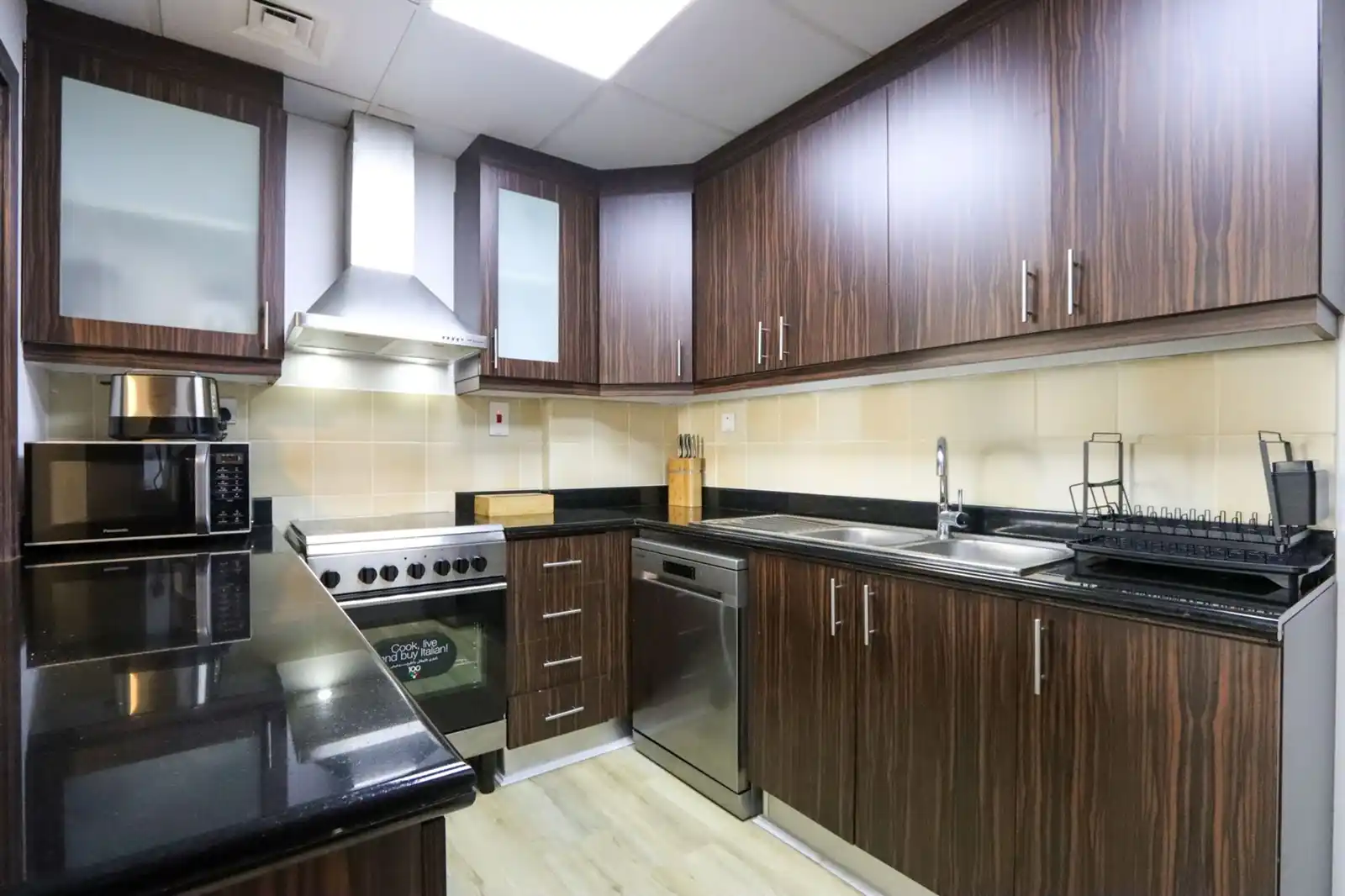 Scenic 2BHK with Amazing Marina Views, Dubai