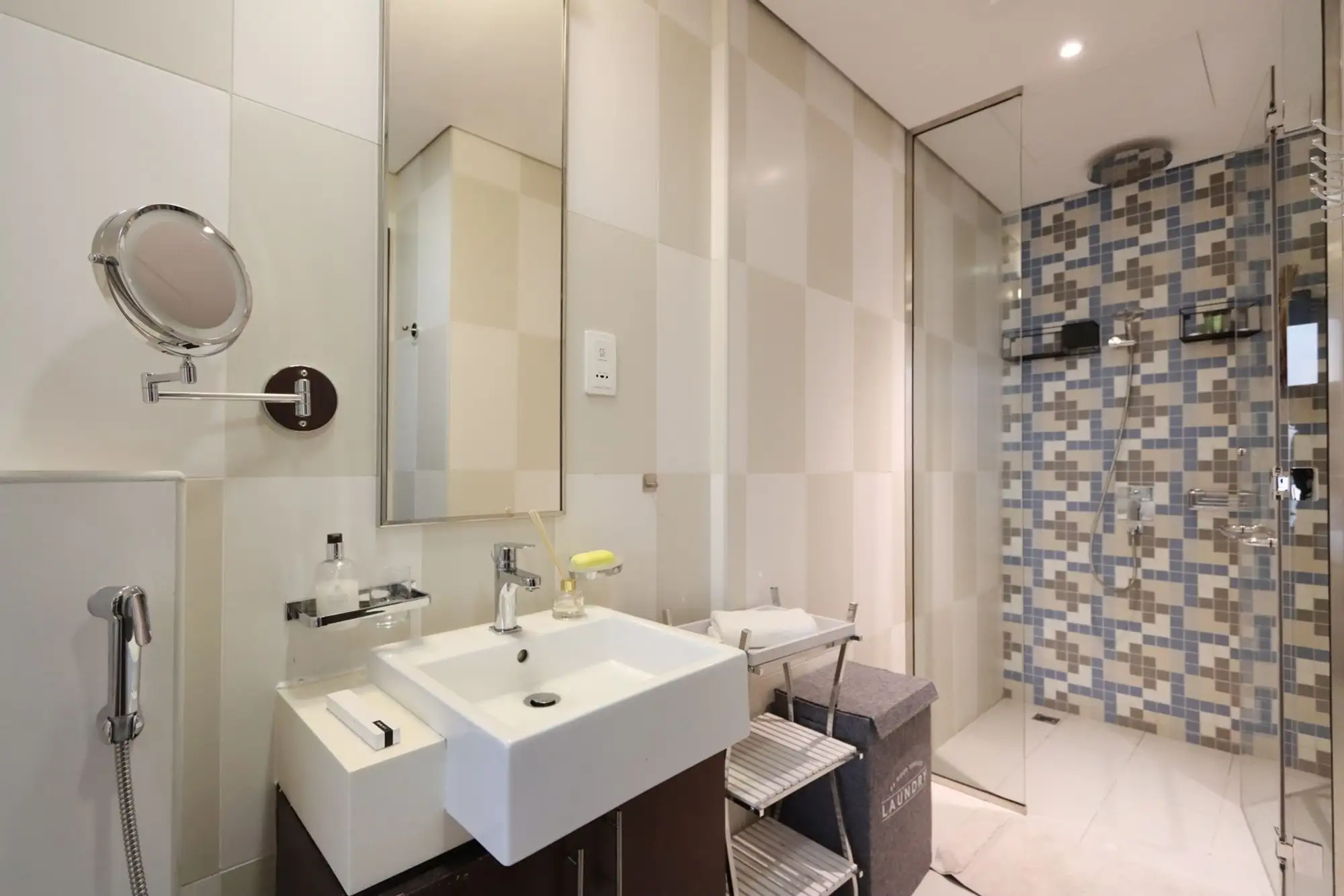 Seaside Studio in Palm Jumeirah, Beach Access, Dubai