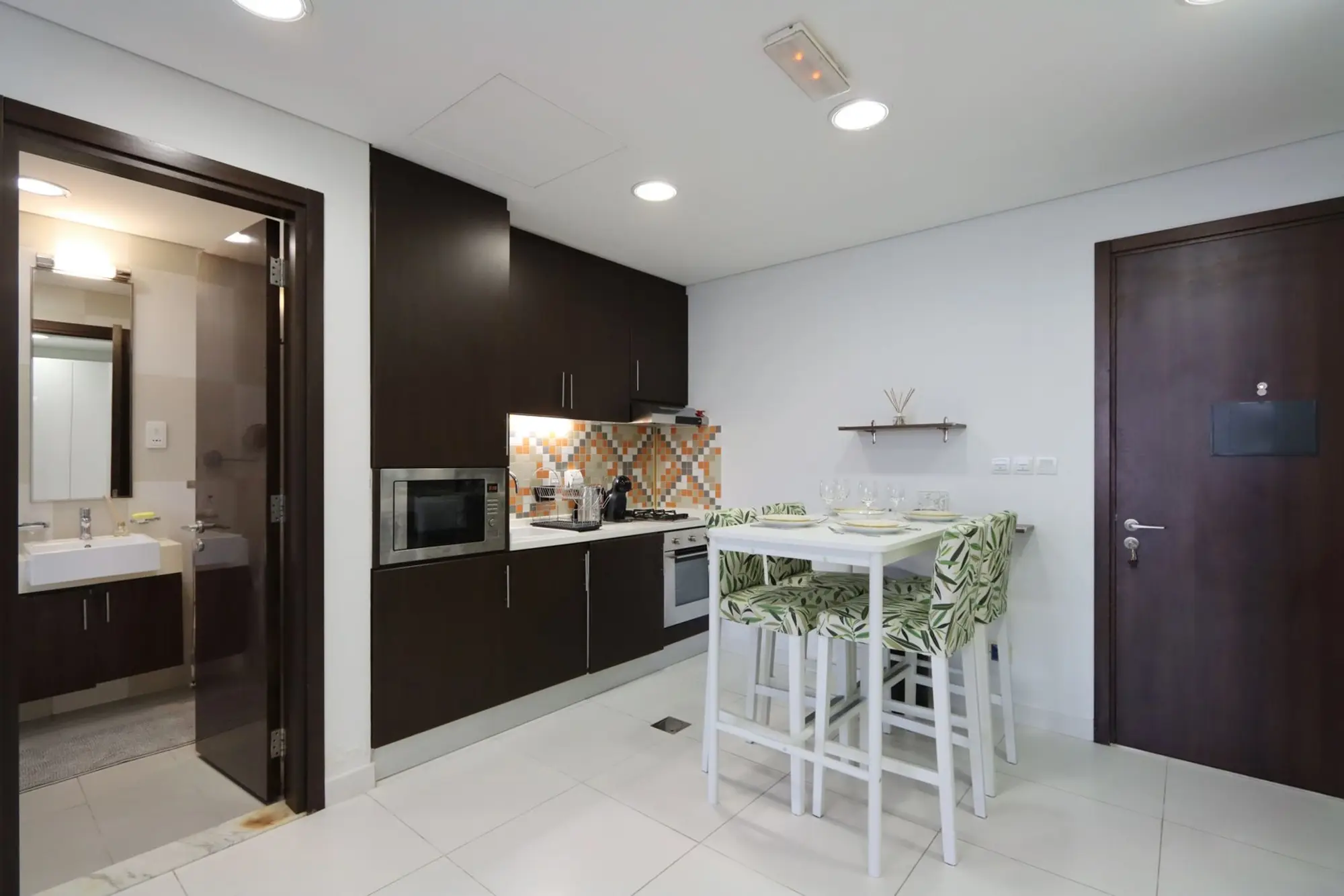 Seaside Studio in Palm Jumeirah, Beach Access, Dubai