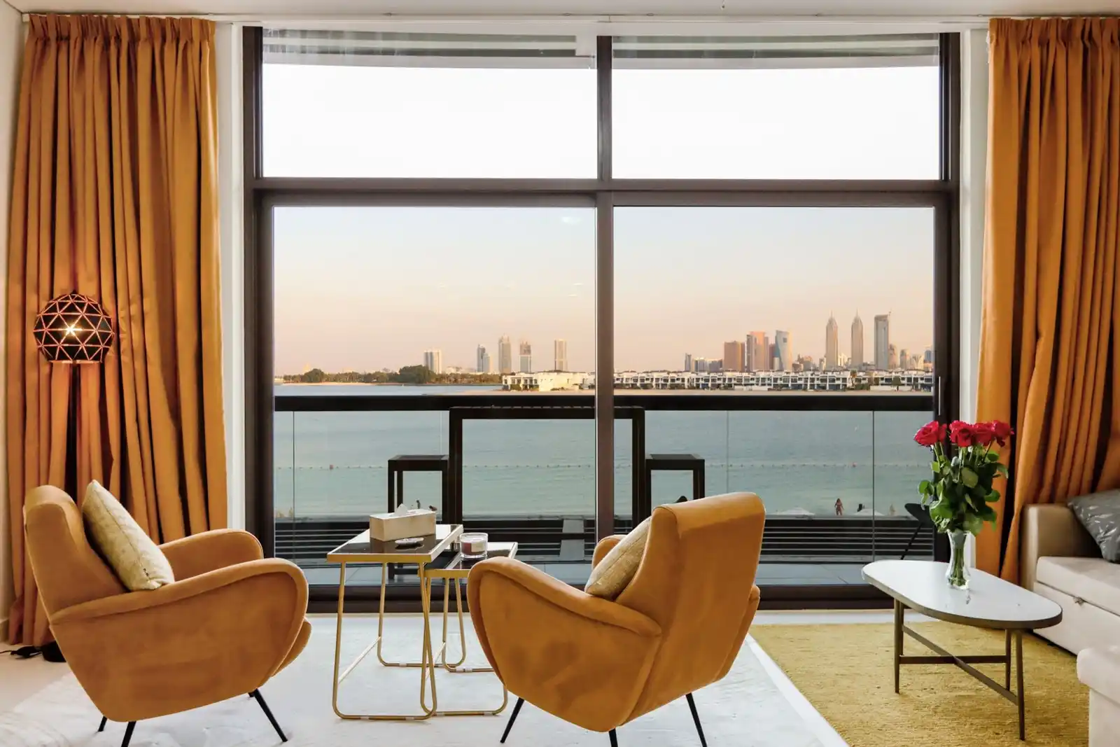 Seaside Studio in Palm Jumeirah, Beach Access, Dubai