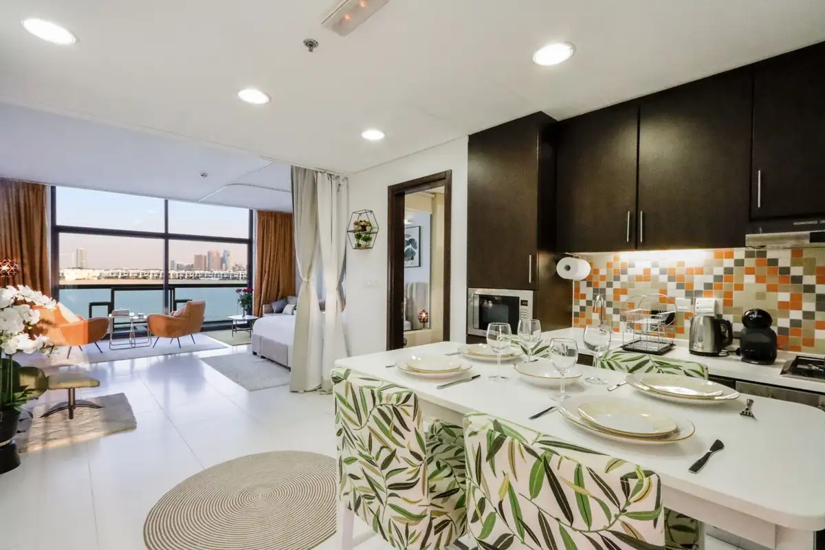Seaside Studio in Palm Jumeirah, Beach Access, Dubai