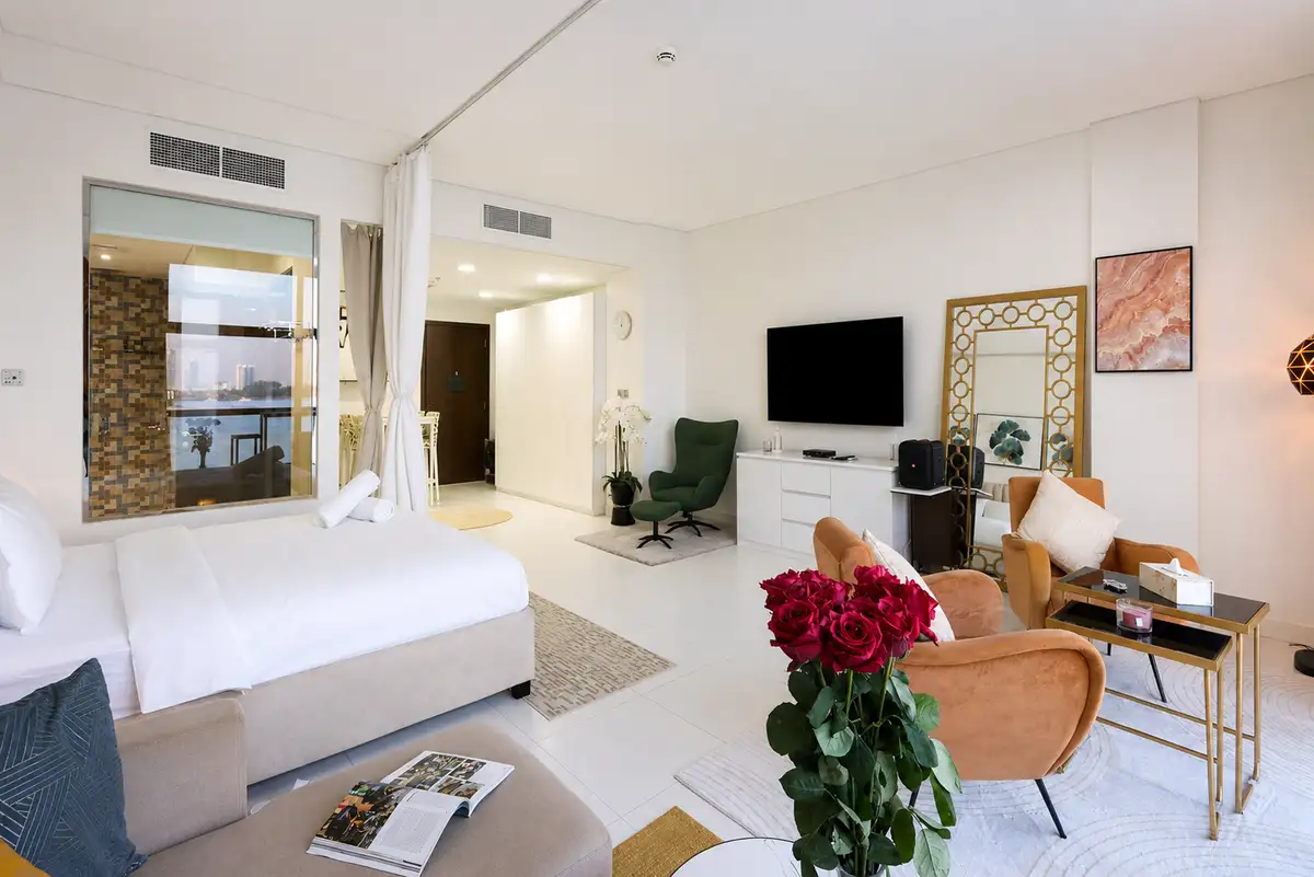 Seaside Studio in Palm Jumeirah, Beach Access, Dubai