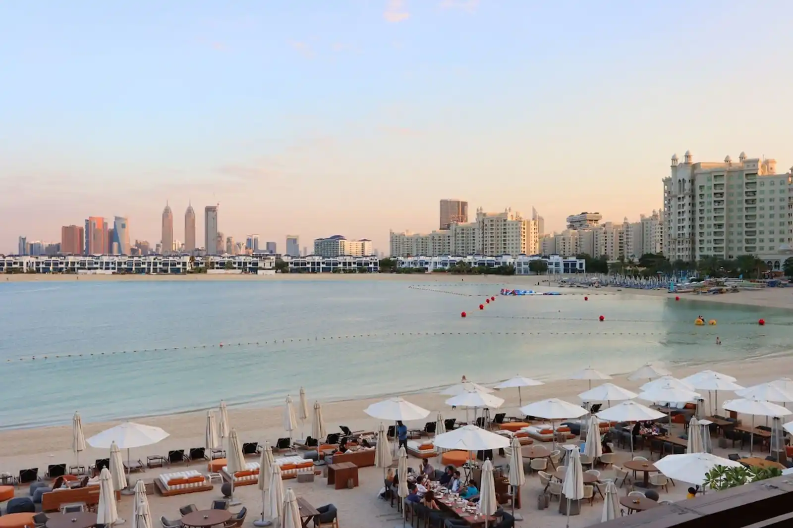 Seaside Studio in Palm Jumeirah, Beach Access, Dubai