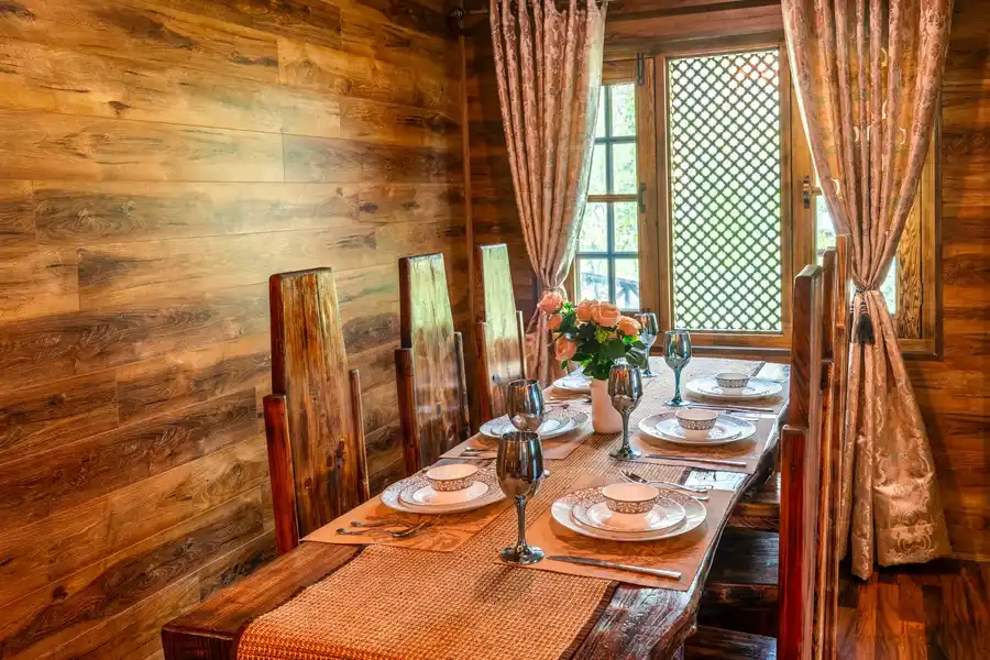 Serafina, Srinagar