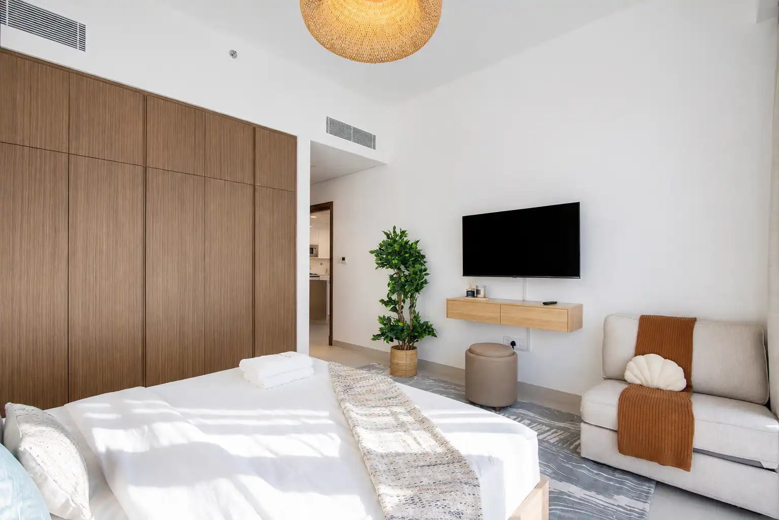 Serene 1BR, Dubai
