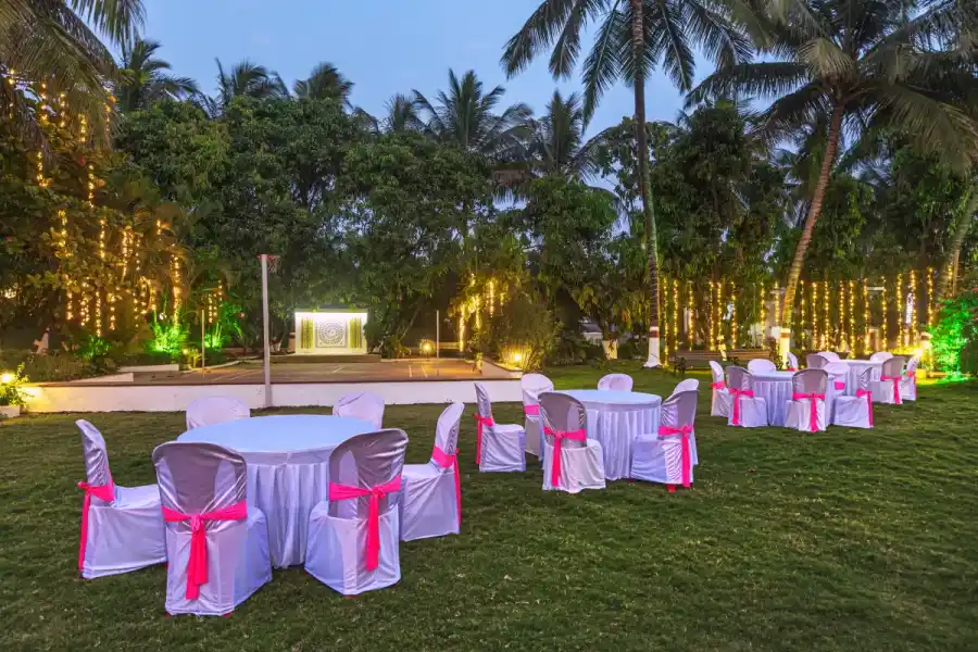 Serene Retreat (Glass Room), Alibaug