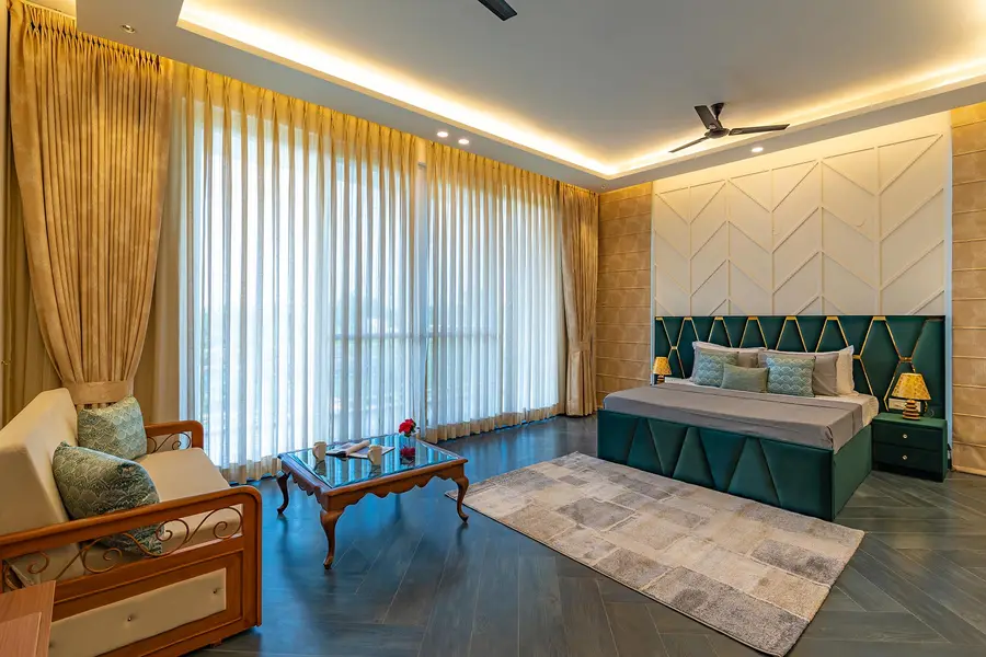 Serenity Farms w/ Pool, New Delhi