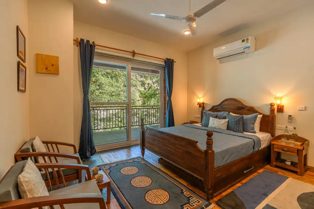 Shamrock Riverfront, Manali