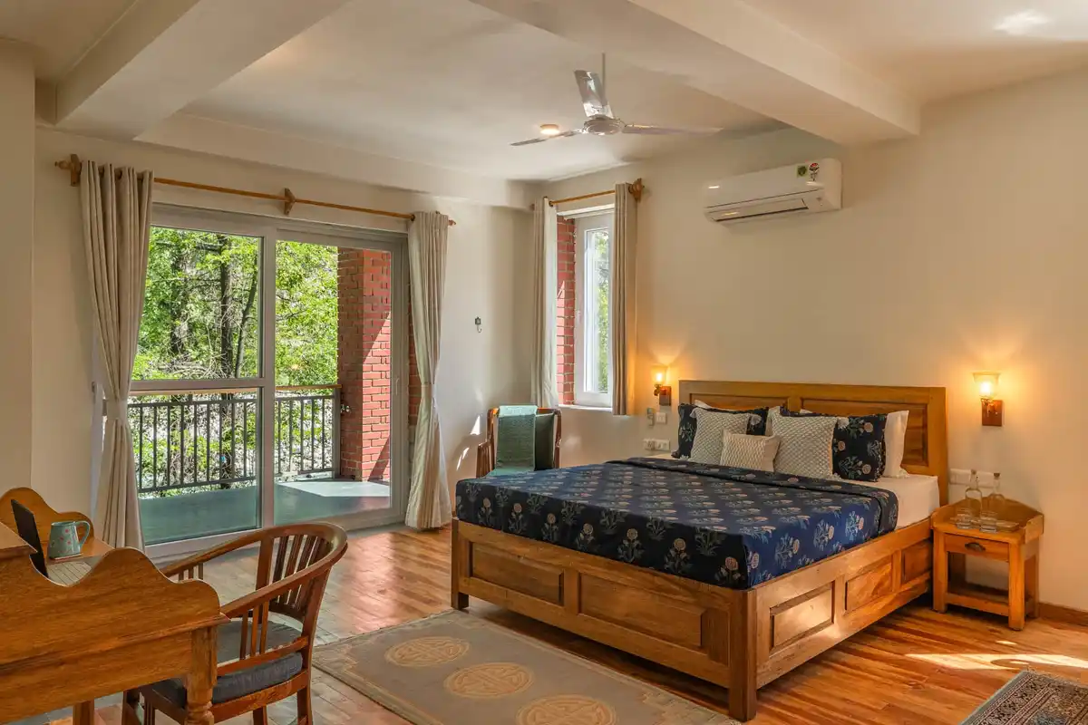 Shamrock Riverfront, Manali