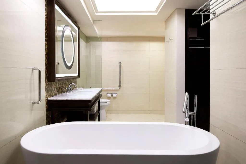 Sheraton Bali Kuta Resort Bathroom