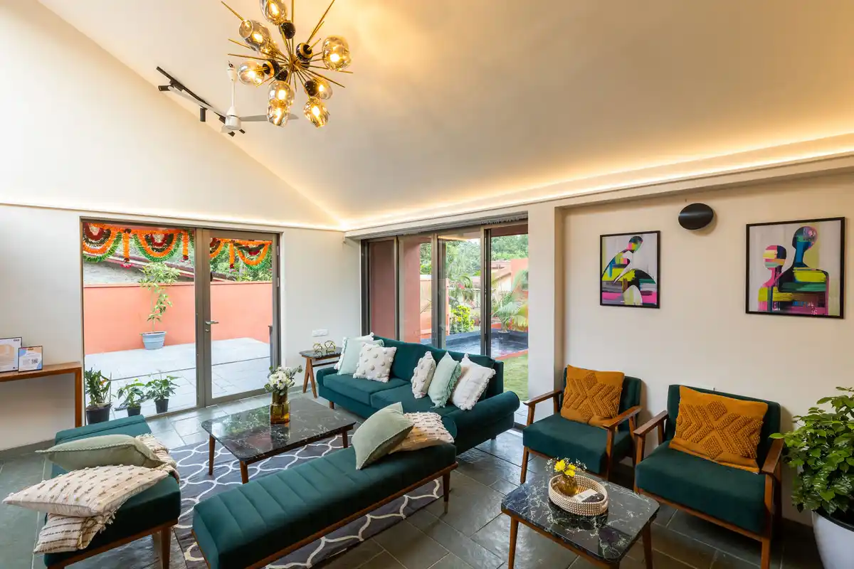 Sienna Breeze, Lonavala