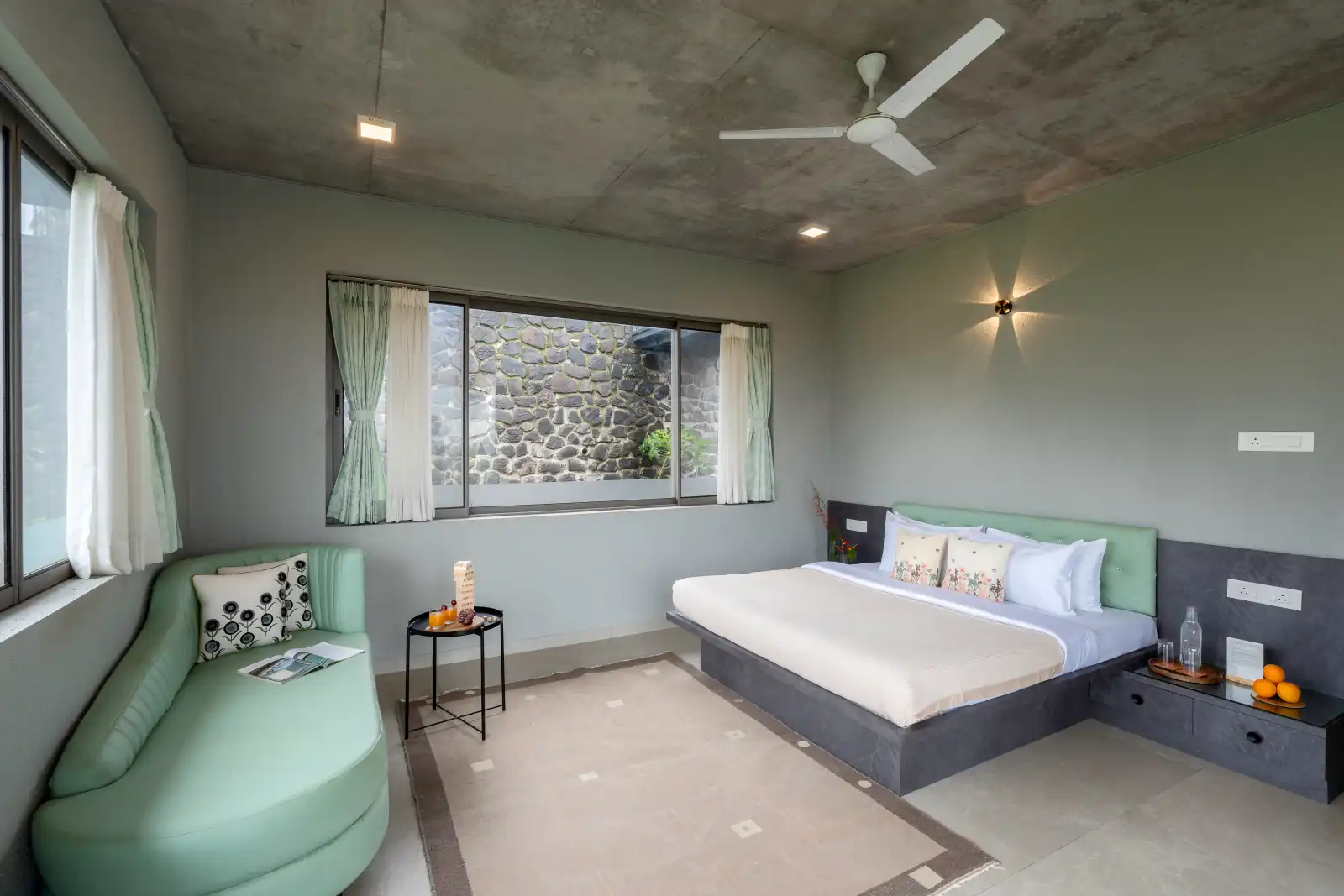 SilverGlass Lakeview, Igatpuri