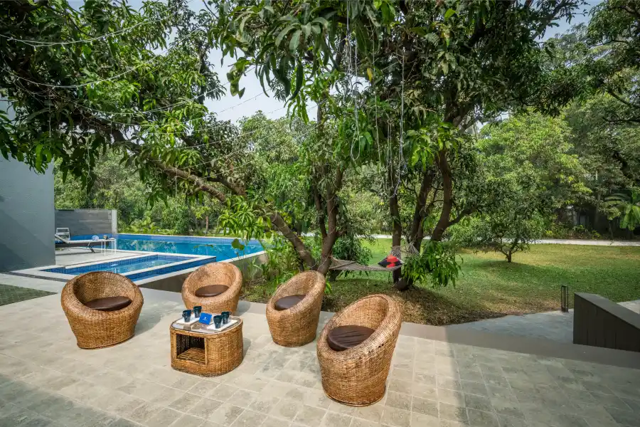 Six Degrees, Alibaug