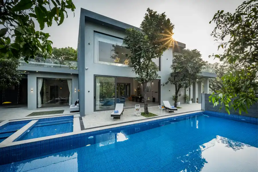 Six Degrees, Alibaug