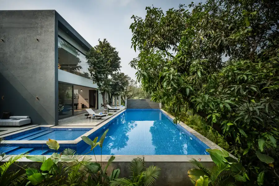 Six Degrees, Alibaug