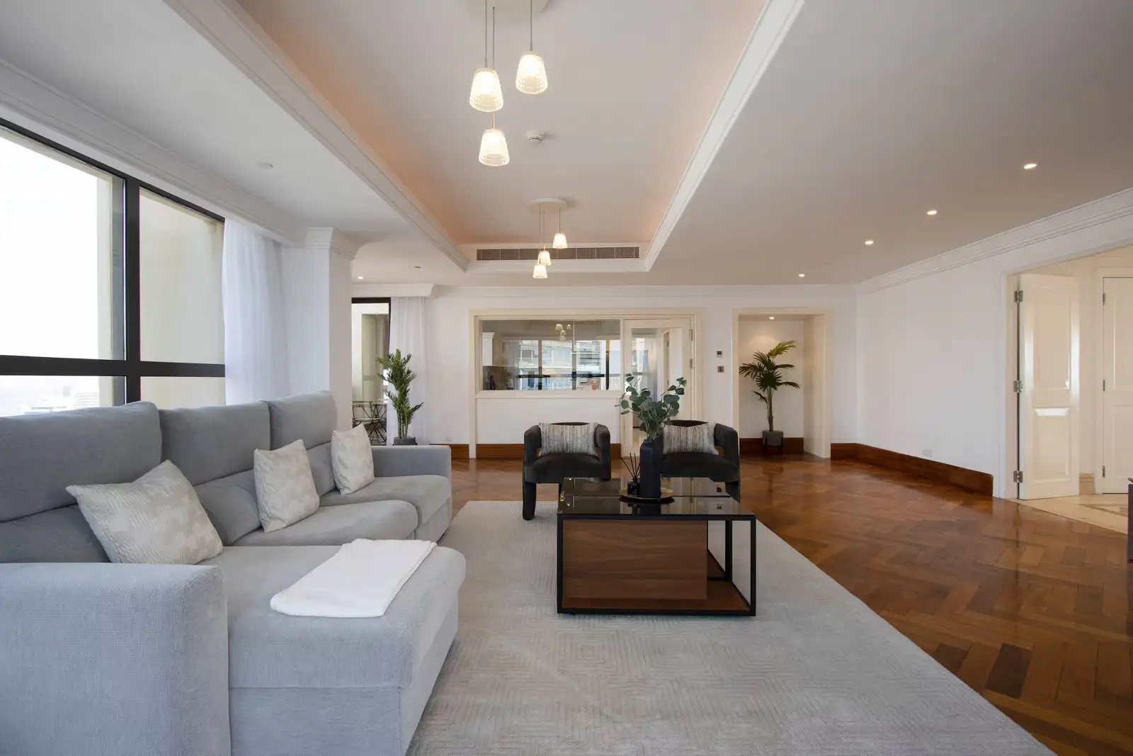 Sky-High Duplex Penthouse, Dubai