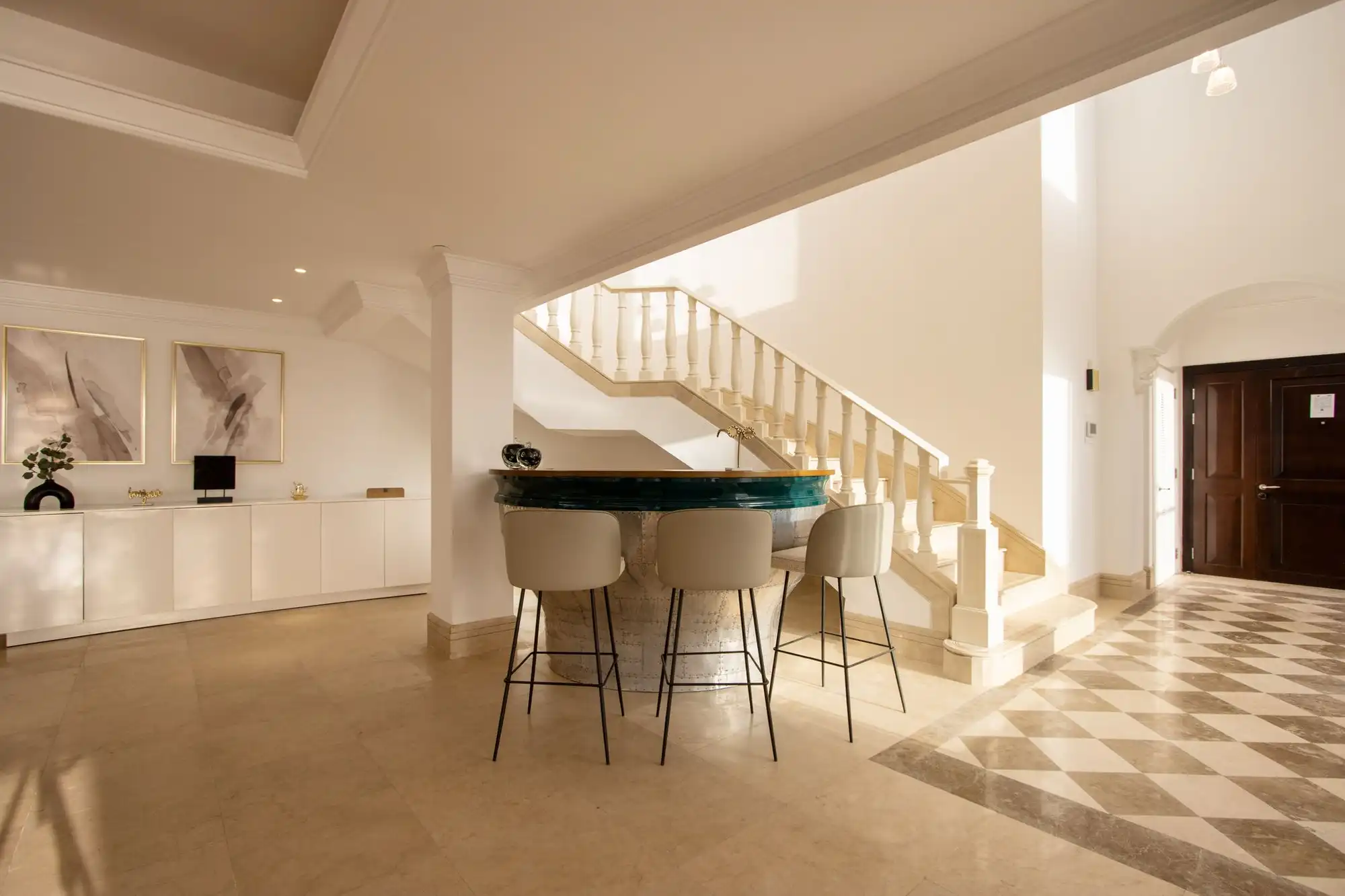 Sky-High Duplex Penthouse, Dubai