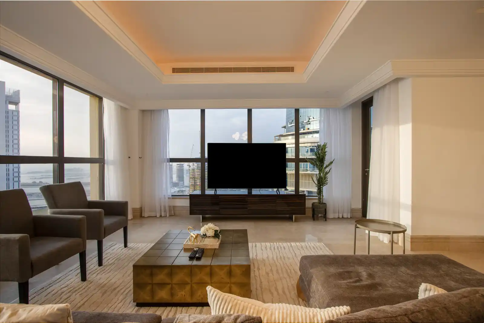 Sky-High Duplex Penthouse, Dubai