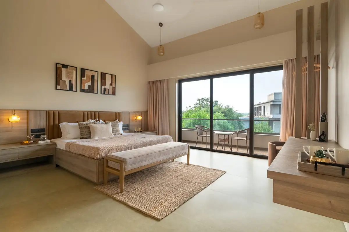 Solaris, Alibaug