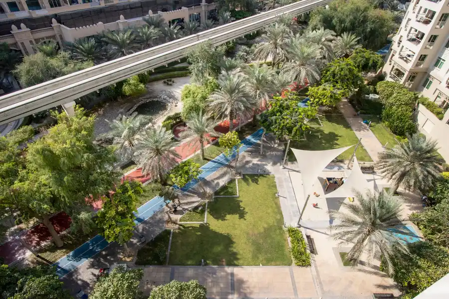 Spacious 1 BR in Shoreline Near Palm Mall, Dubai