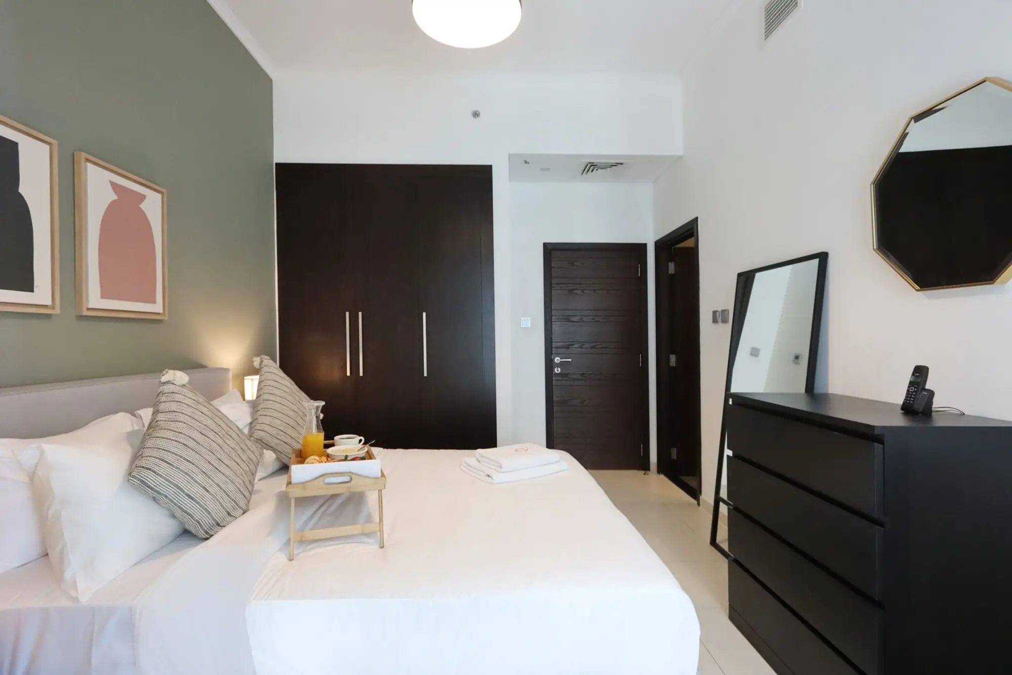 Spacious 2 BR in Dubai Marina with Balcony, Dubai