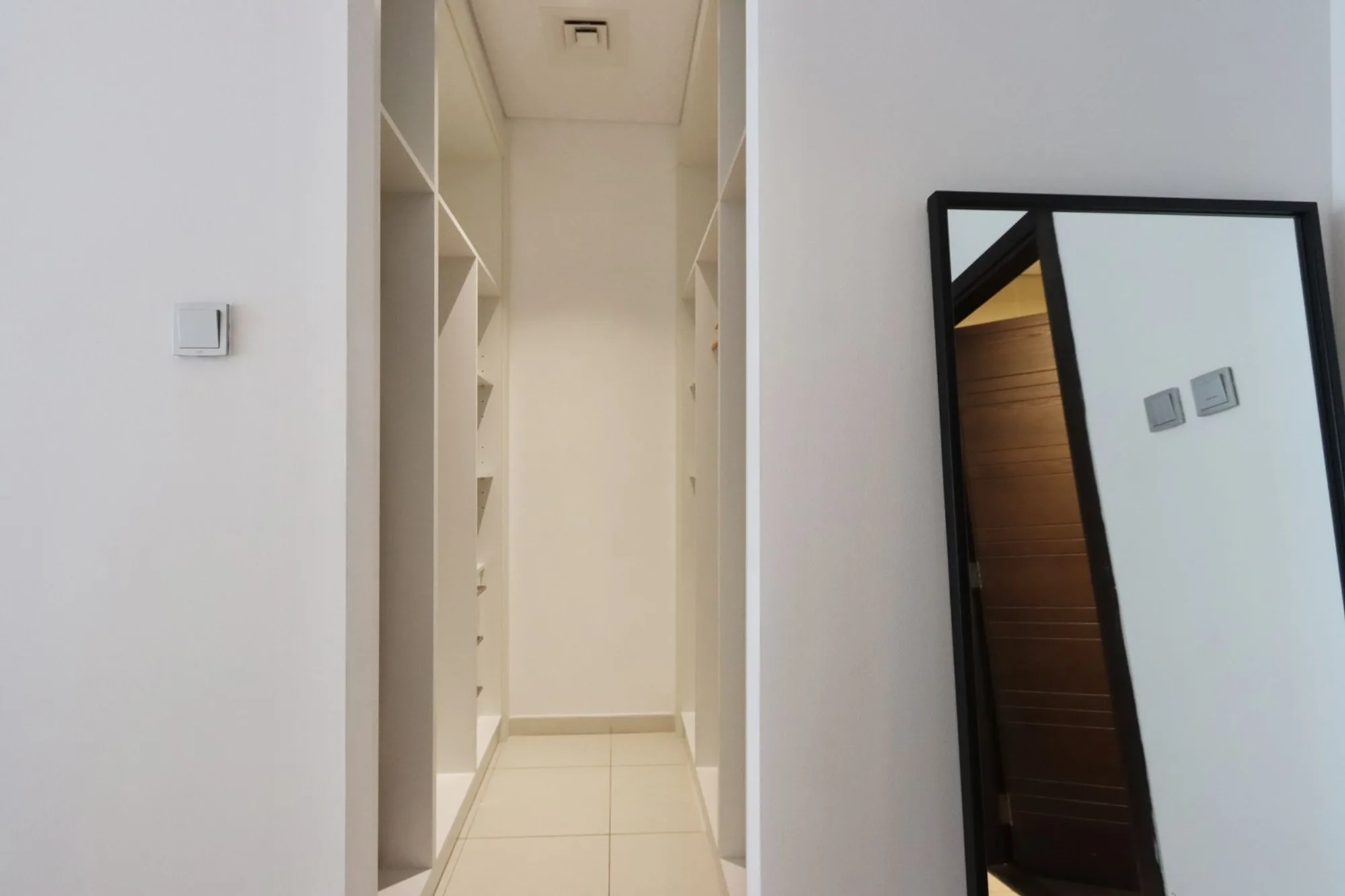 Spacious 2 BR in Dubai Marina with Balcony, Dubai