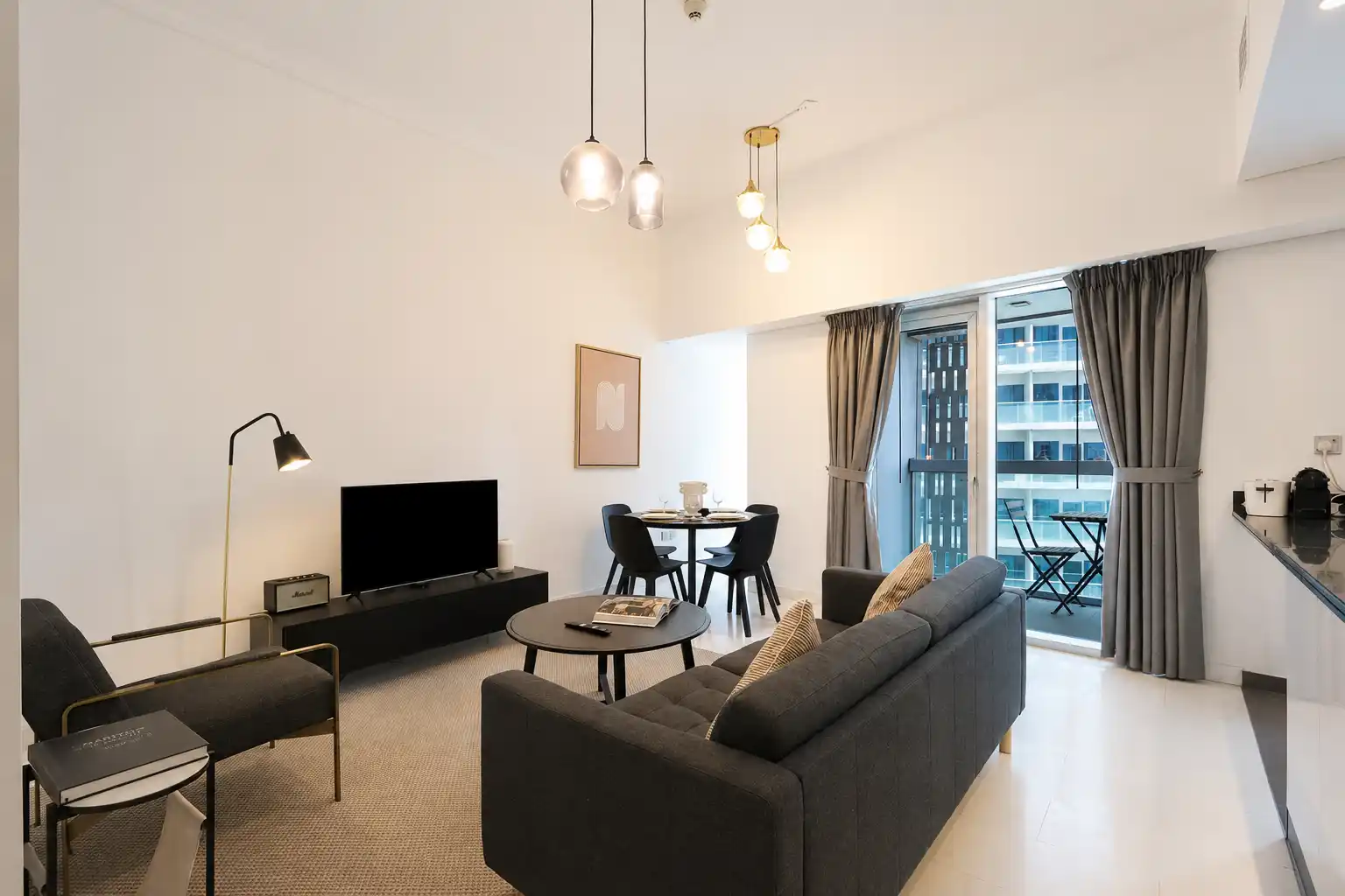 Spacious 2 BR in Dubai Marina with Balcony, Dubai