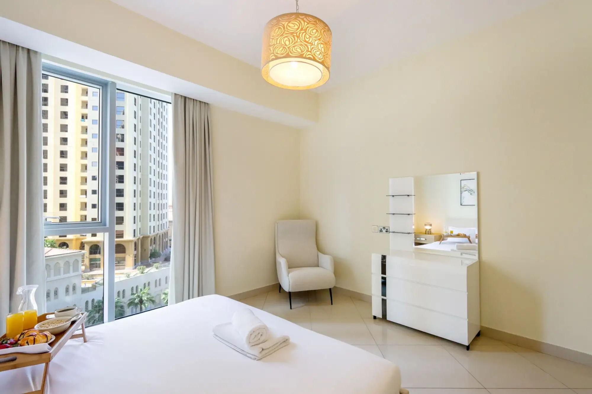 Spacious 3BR in Marina, Steps to the Beach, Dubai
