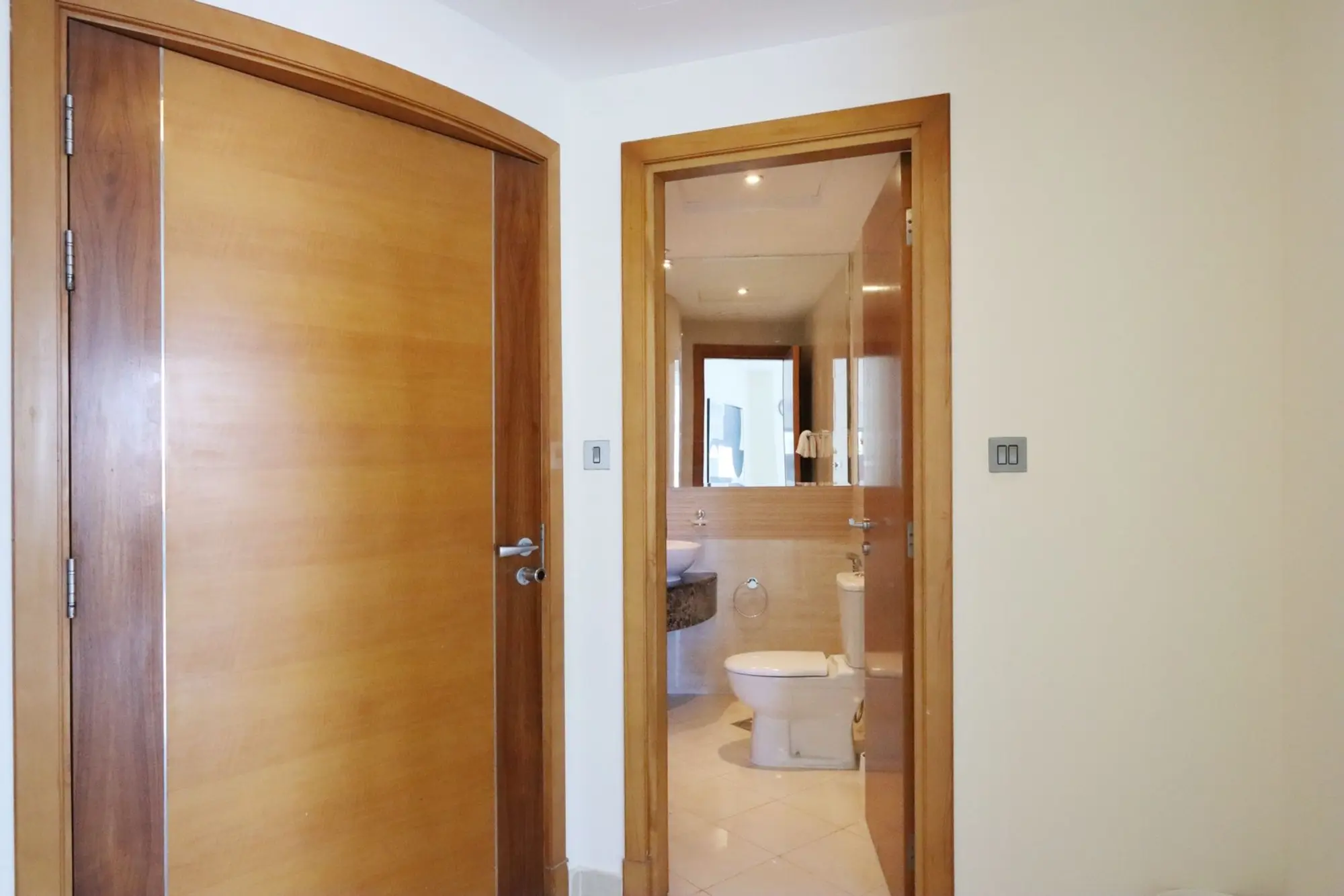 Spacious 3BR in Marina, Steps to the Beach, Dubai