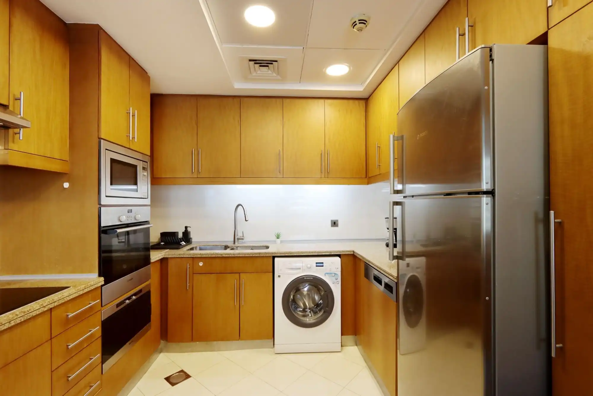 Spacious 3BR in Marina, Steps to the Beach, Dubai