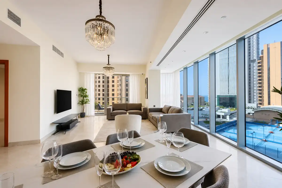 Spacious 3BR in Marina, Steps to the Beach, Dubai