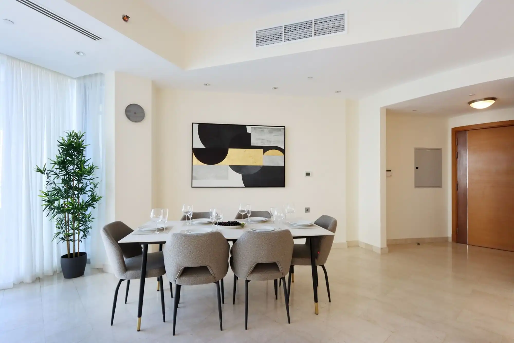Spacious 3BR in Marina, Steps to the Beach, Dubai