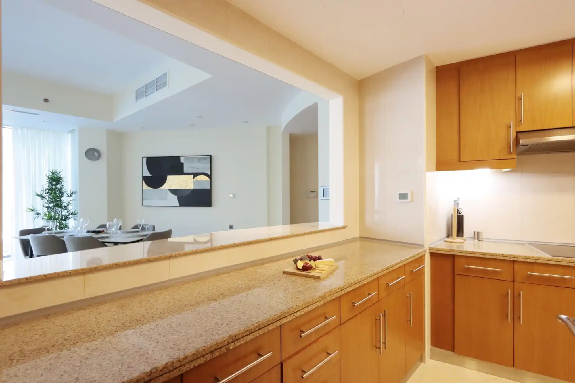 Spacious 3BR in Marina, Steps to the Beach, Dubai