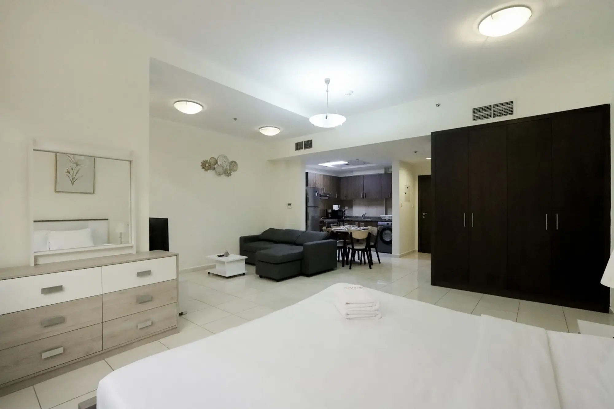 Spacious JVC Studio, Near Dining and Shops, Dubai