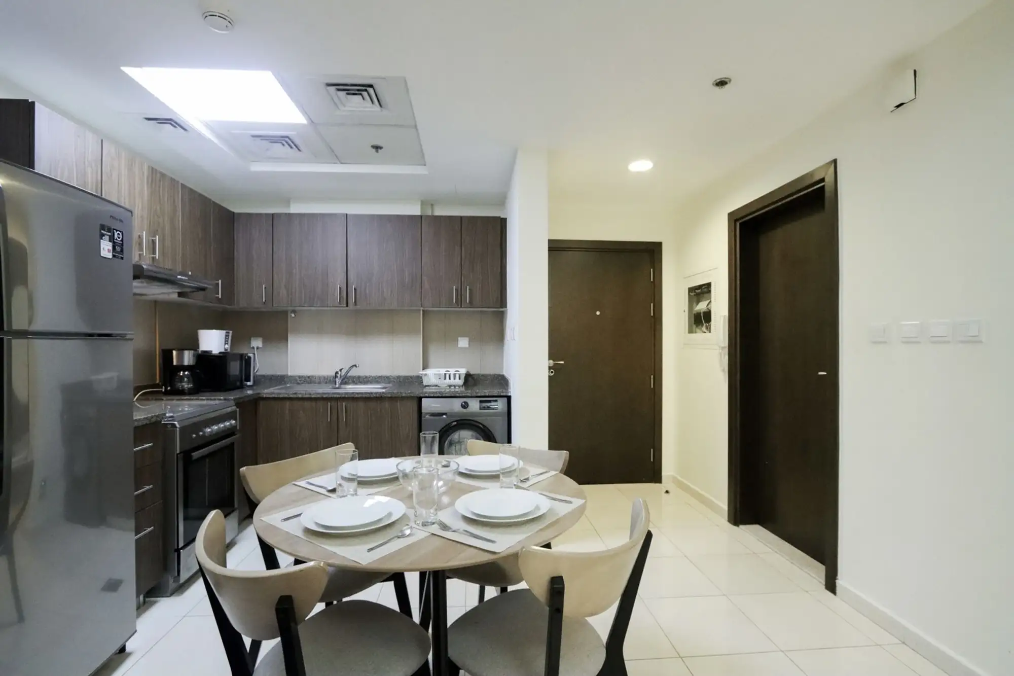 Spacious JVC Studio, Near Dining and Shops, Dubai