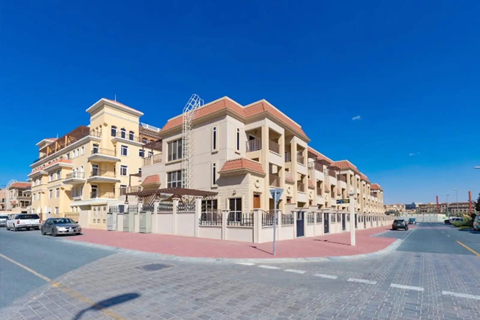Spacious JVC Studio, Near Dining and Shops, Dubai