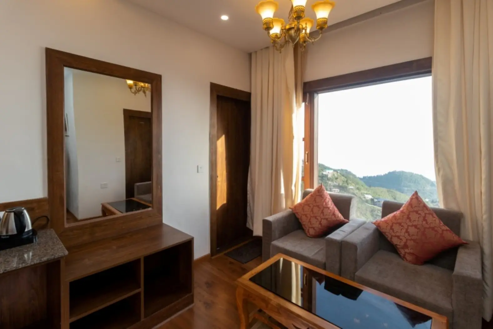 Spring Wood Hotel Room