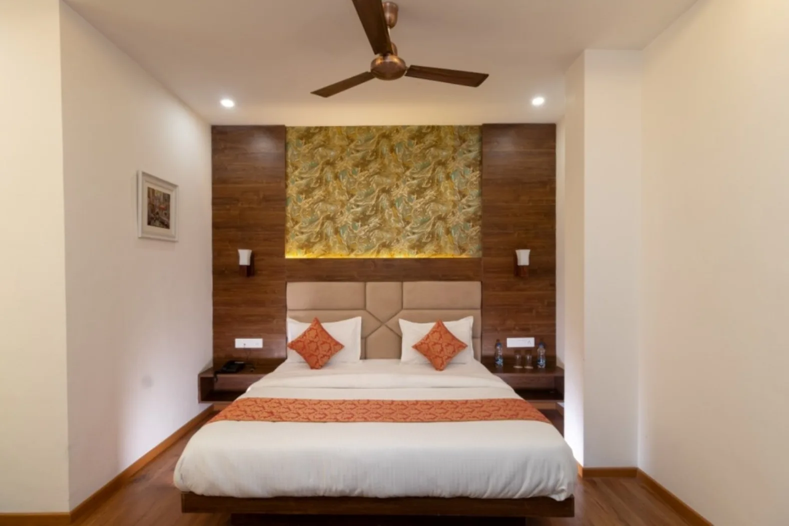 Spring Wood Hotel Room