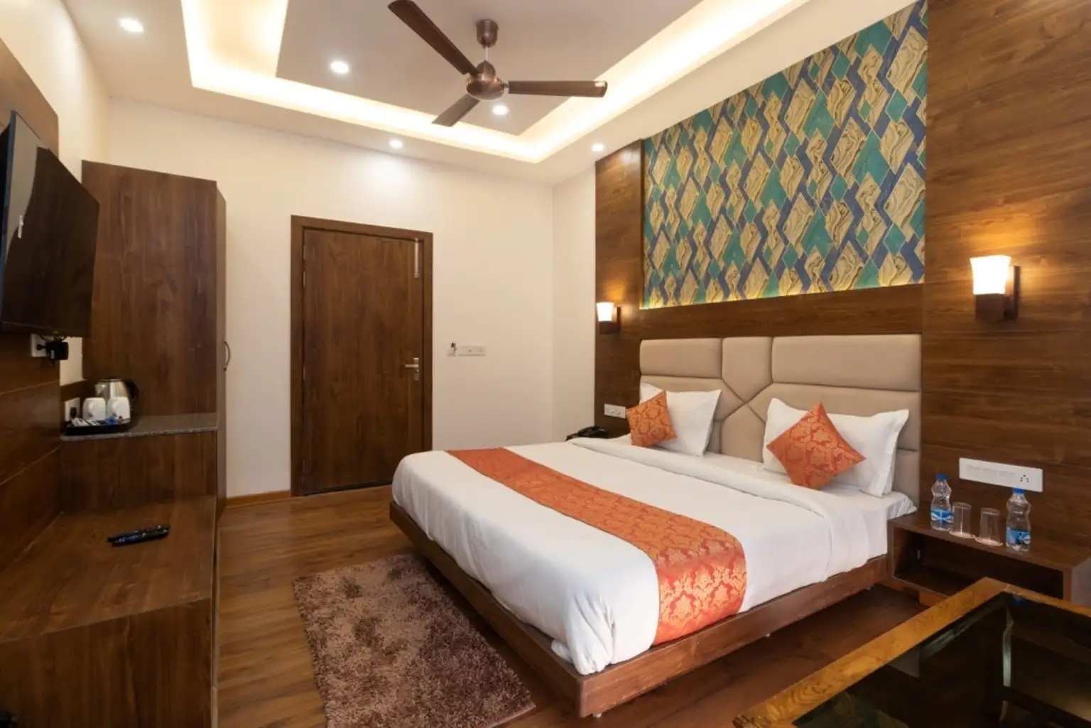 Spring Wood Hotel Room
