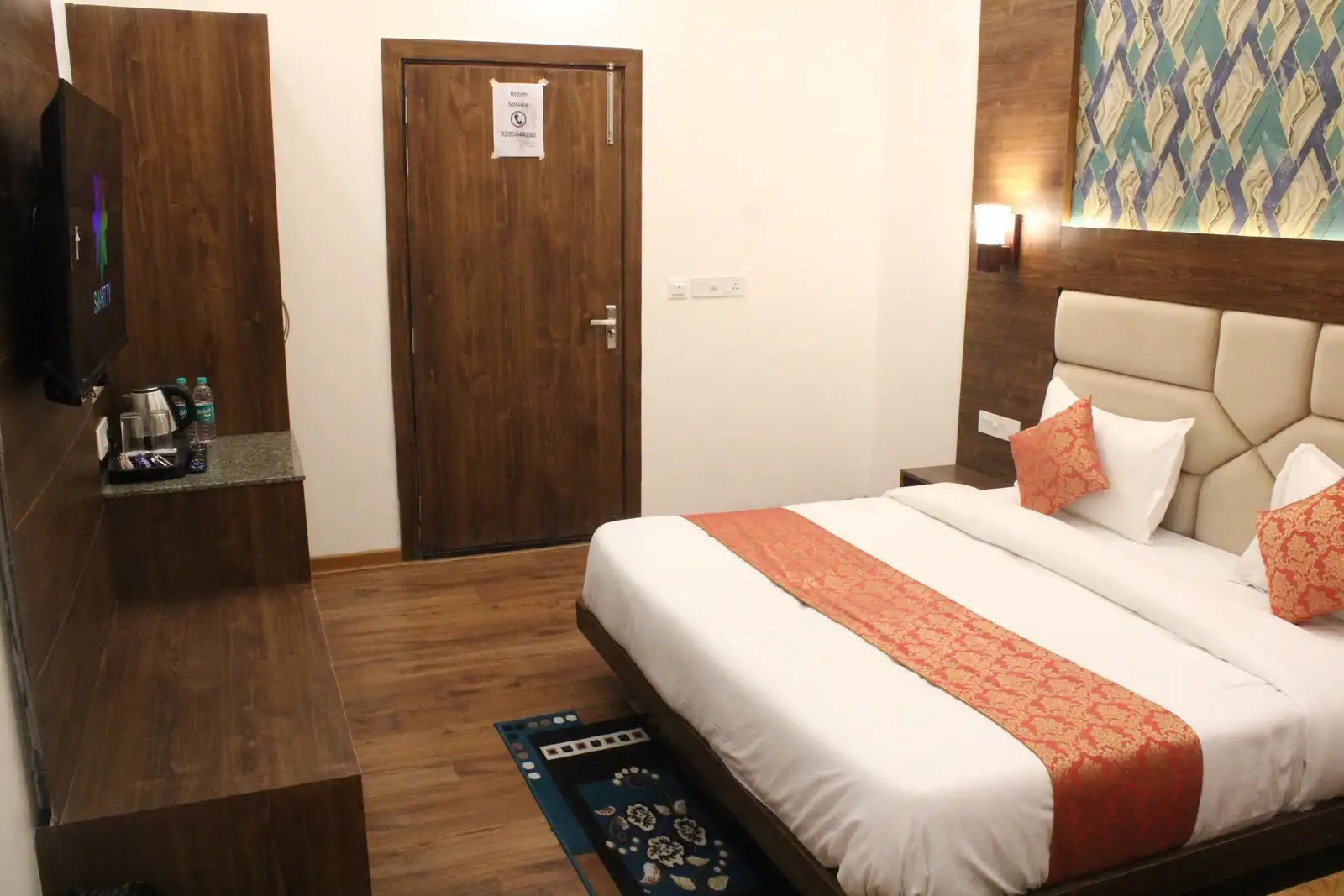 Spring Wood Hotel Room