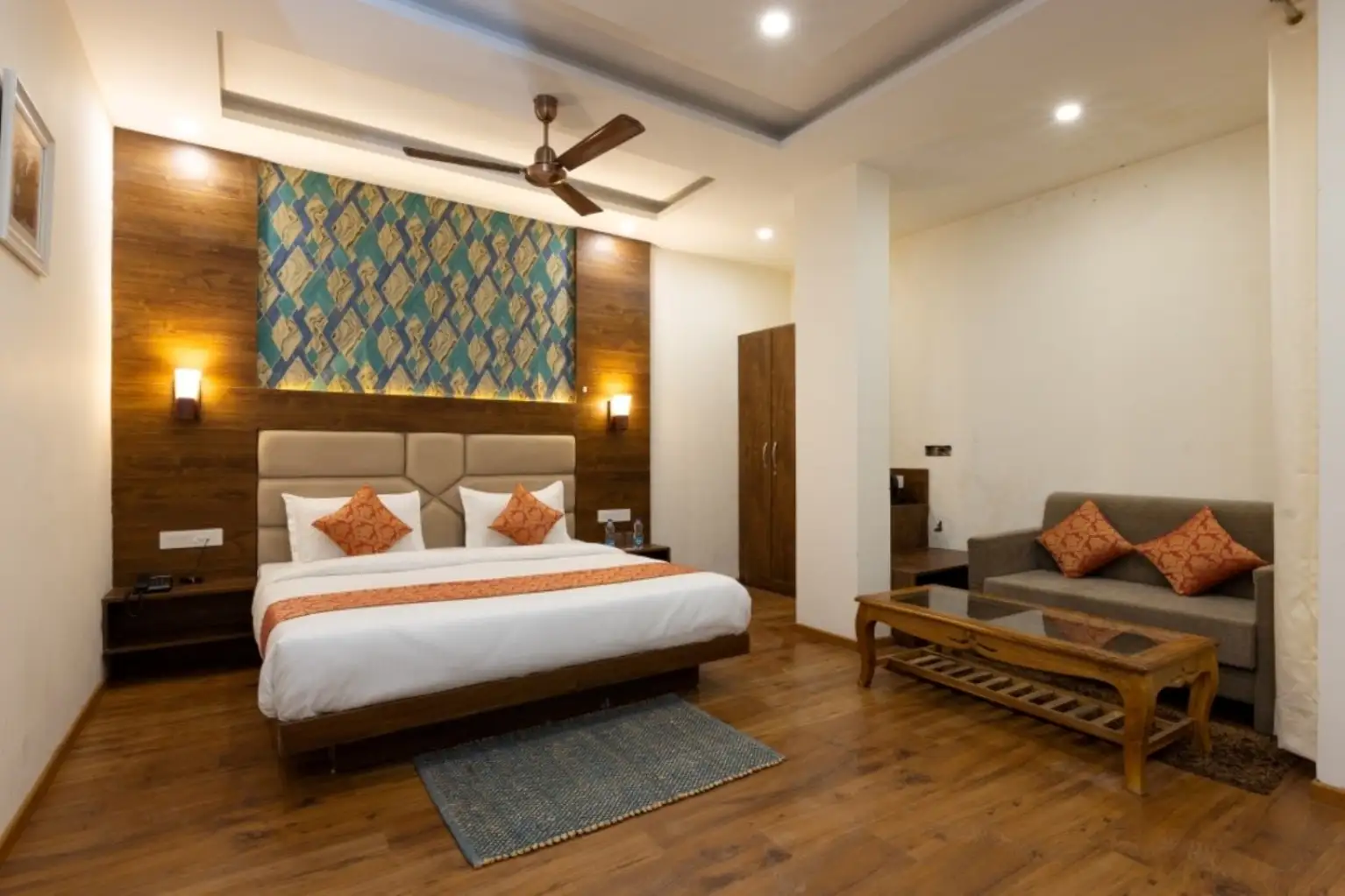 Spring Wood Hotel Room